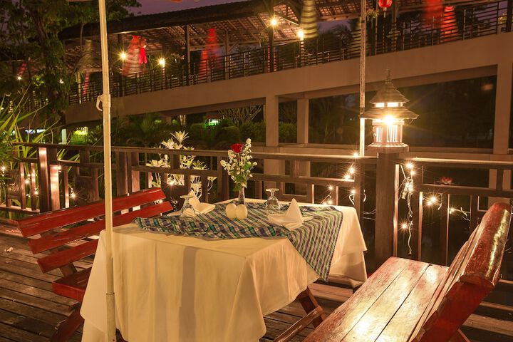 Dining Photos