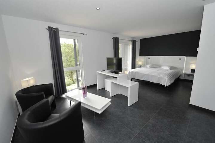 Room 14 of 28