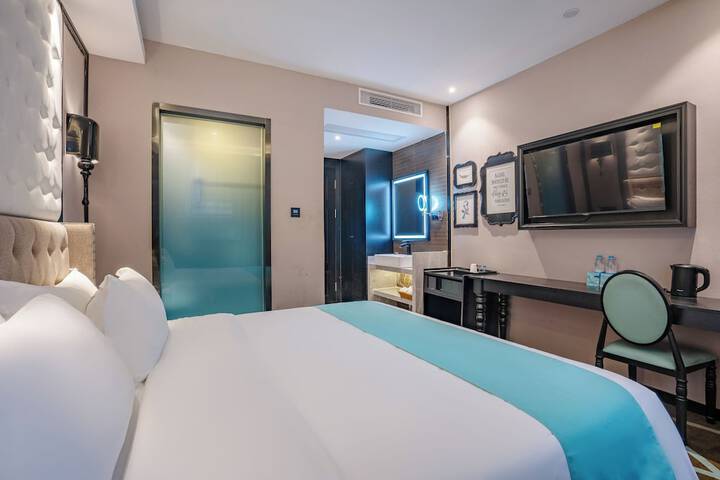 Room 4 of 42