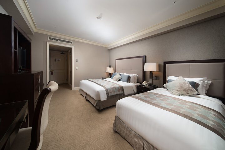 Room 27 of 79