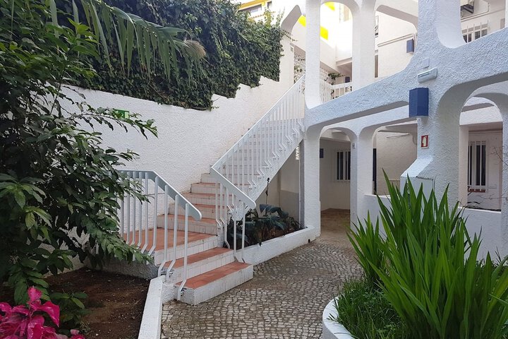 Hotel Exterior 62 of 72