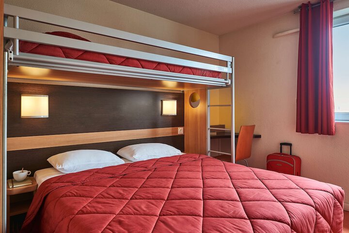 Room 10 of 24