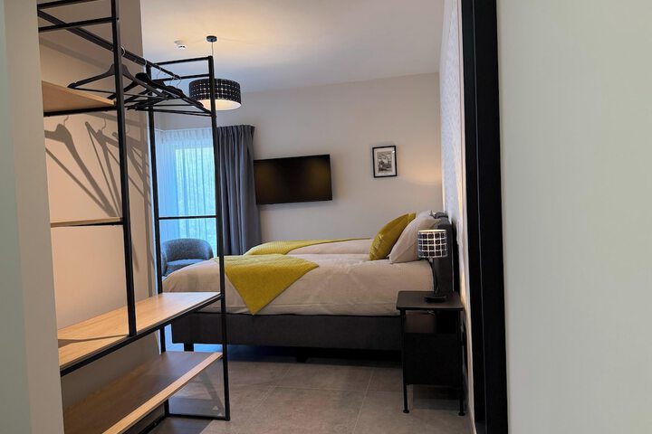 Room 7 of 37
