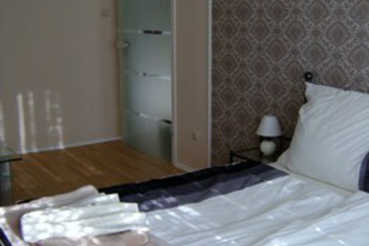 Room 9 of 22