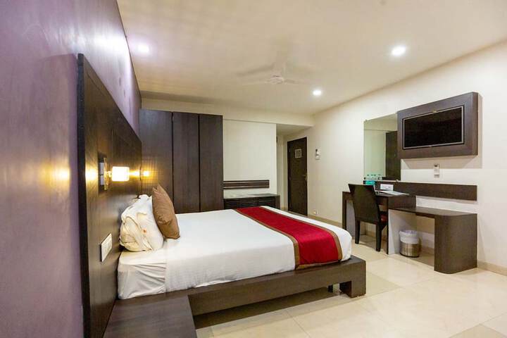 Room 8 of 34