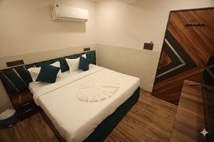 Room 7 of 21