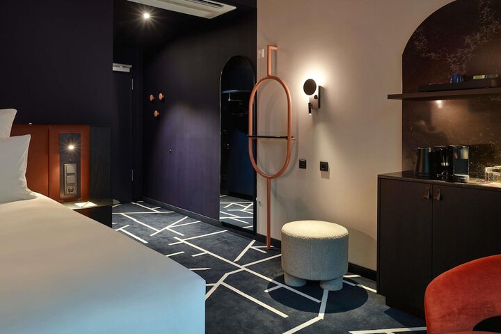 Room 3 of 64