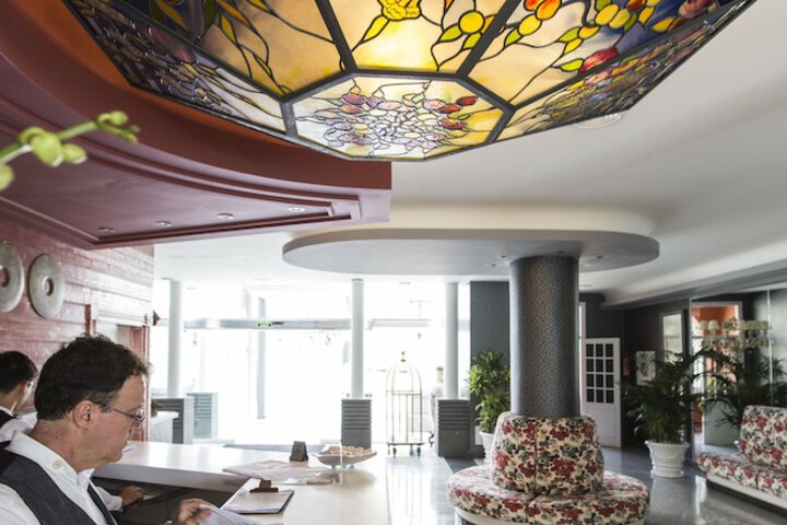 Entrance & Lobby