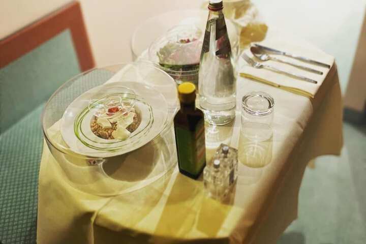 Dining 33 of 61