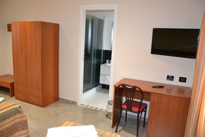 Room 14 of 39