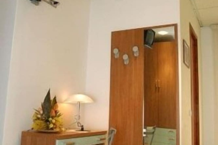 Room 21 of 36