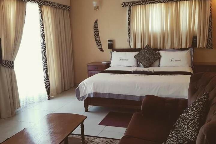 Room 12 of 25