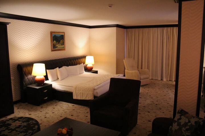 Room 14 of 85