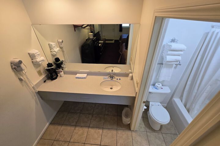 Room 65 of 123