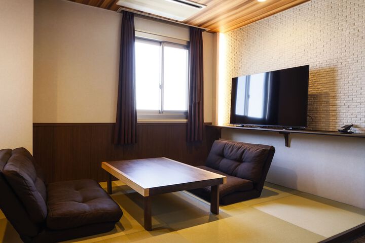 Room 19 of 68