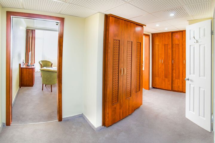 Room 19 of 171