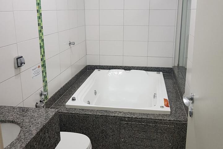 Room 16 of 38