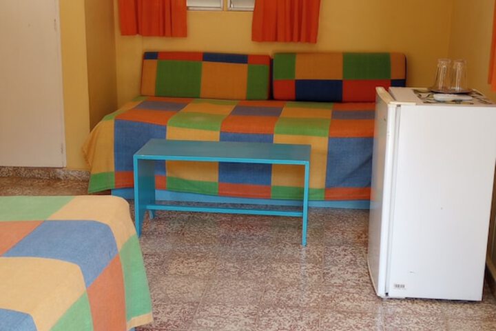 Room 11 of 27