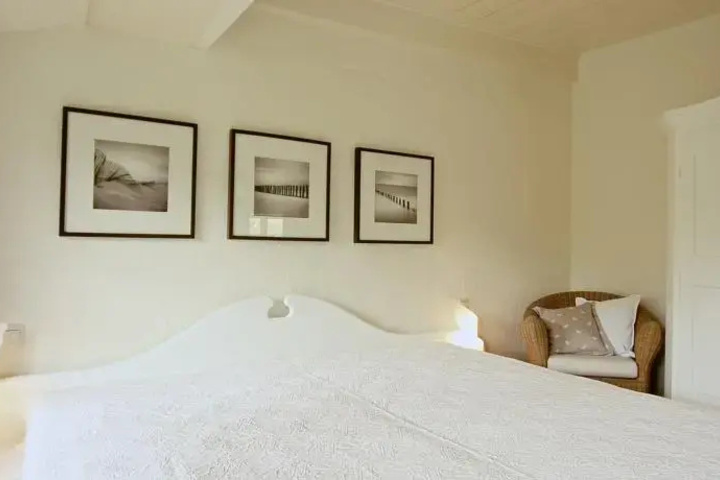 Room 12 of 21
