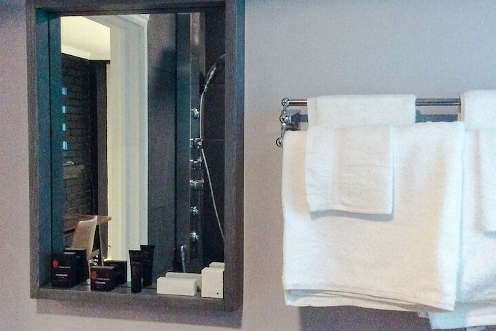 Room 2 of 29