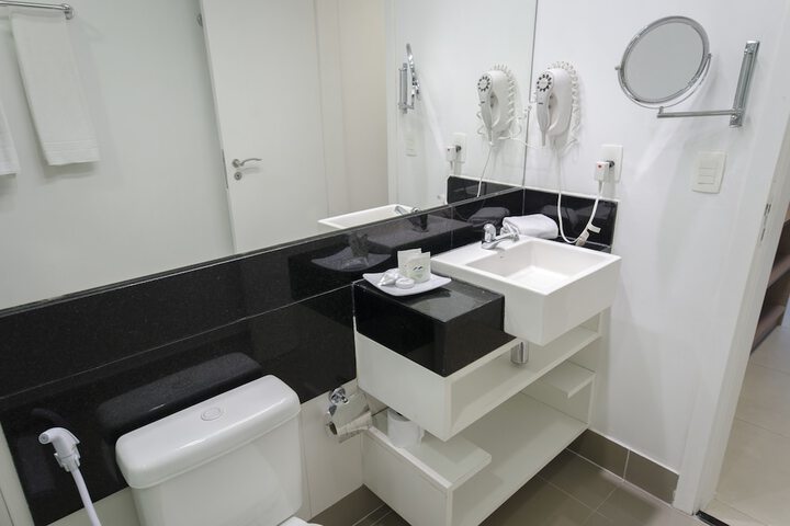 Room 10 of 36