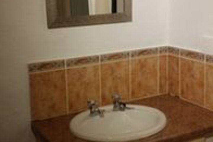 Room 2 of 33
