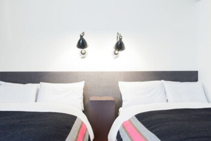 Room 100 of 214