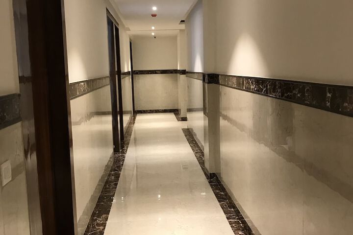 Ballroom/Hall 52 of 60