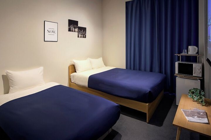 Room 10 of 22