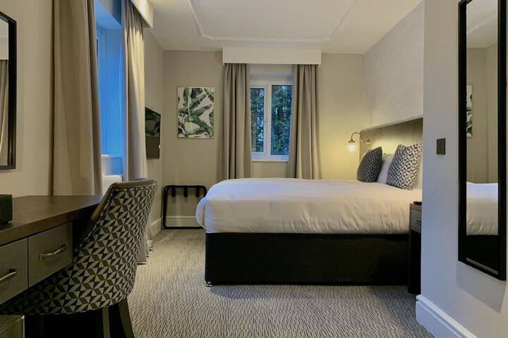 Room 25 of 105