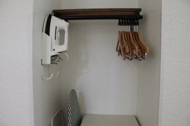 Iron/ironing board