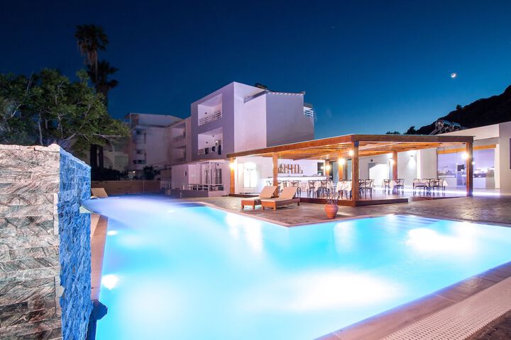 Pool 16 of 28