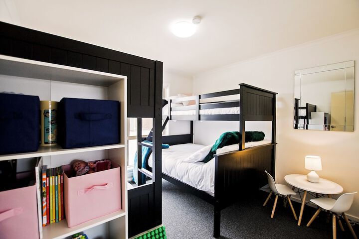 Room 3 of 33
