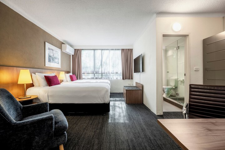 Room 27 of 110