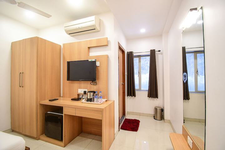 Room 16 of 34