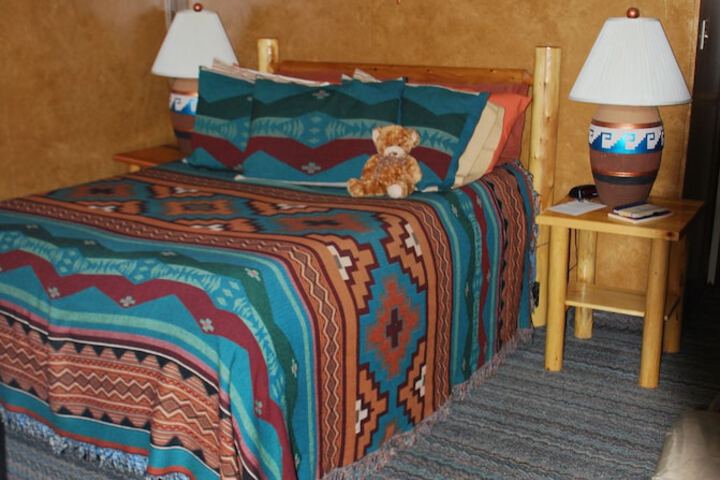 Room 6 of 128