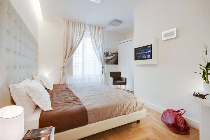 Room 25 of 37