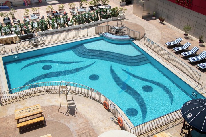 Pool 34 of 77