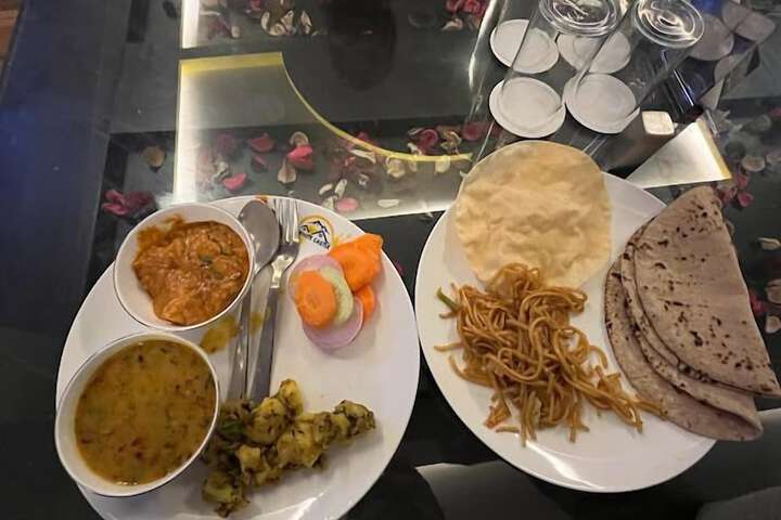 Dining 22 of 37