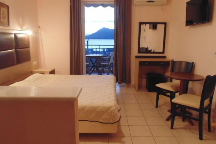 Room 10 of 49