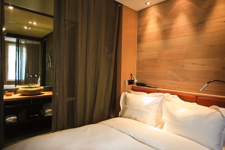 Room 34 of 139