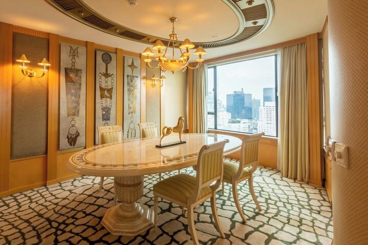 Room 41 of 128