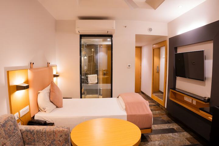 Room 4 of 31