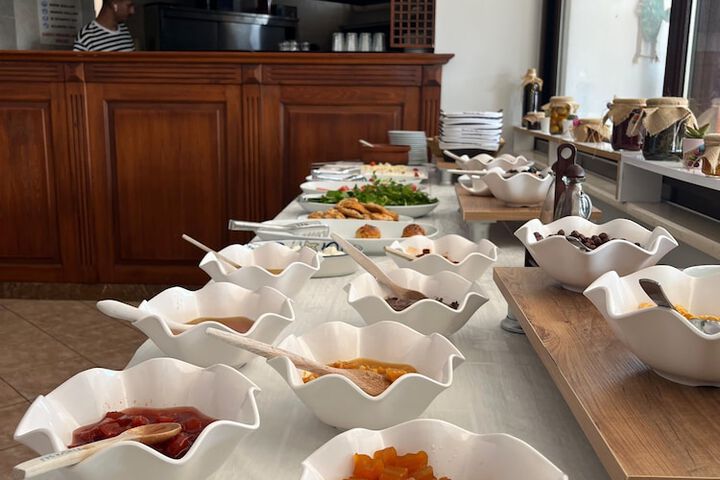 Dining 45 of 55