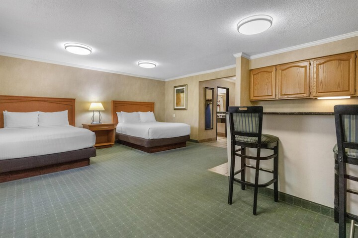 Room 61 of 128