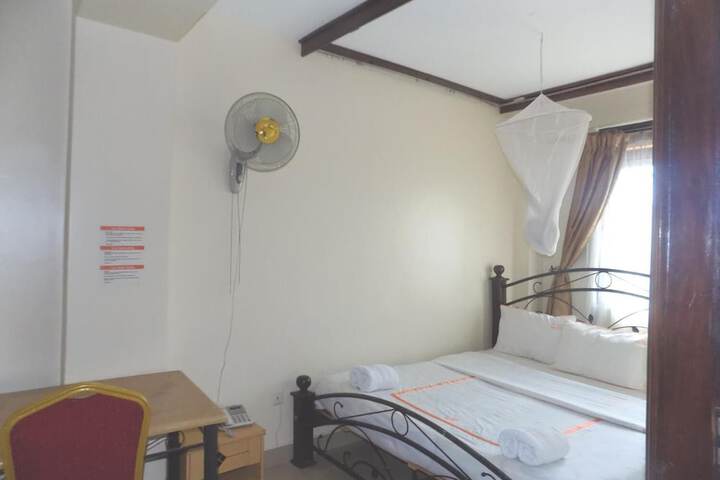 Room 4 of 31