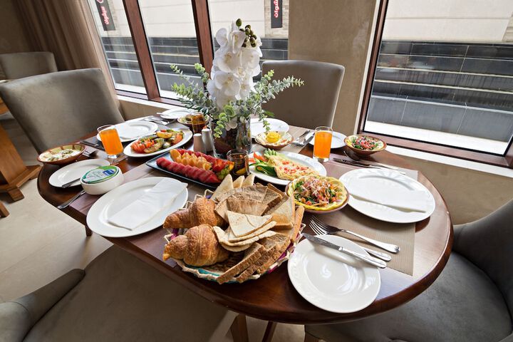 Breakfast/Coffee Service 77 of 84