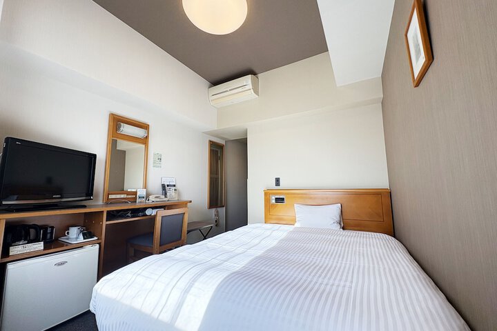 Room 12 of 36