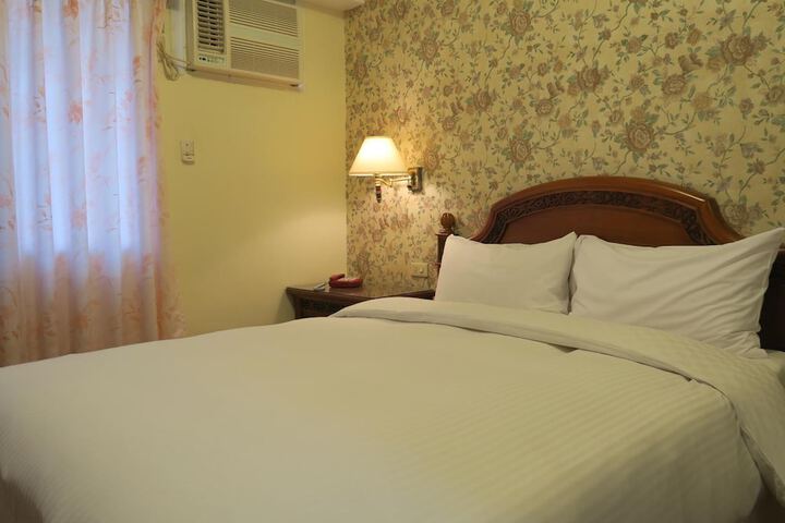 Room 11 of 30