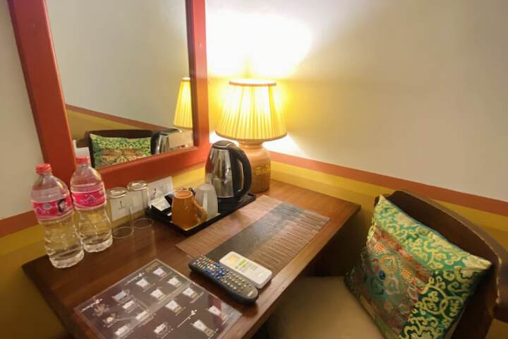 Room 52 of 214
